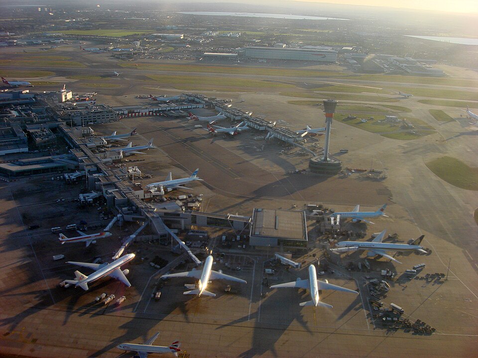 Expert reaction to Heathrow airport closing after fire at nearby electrical substation