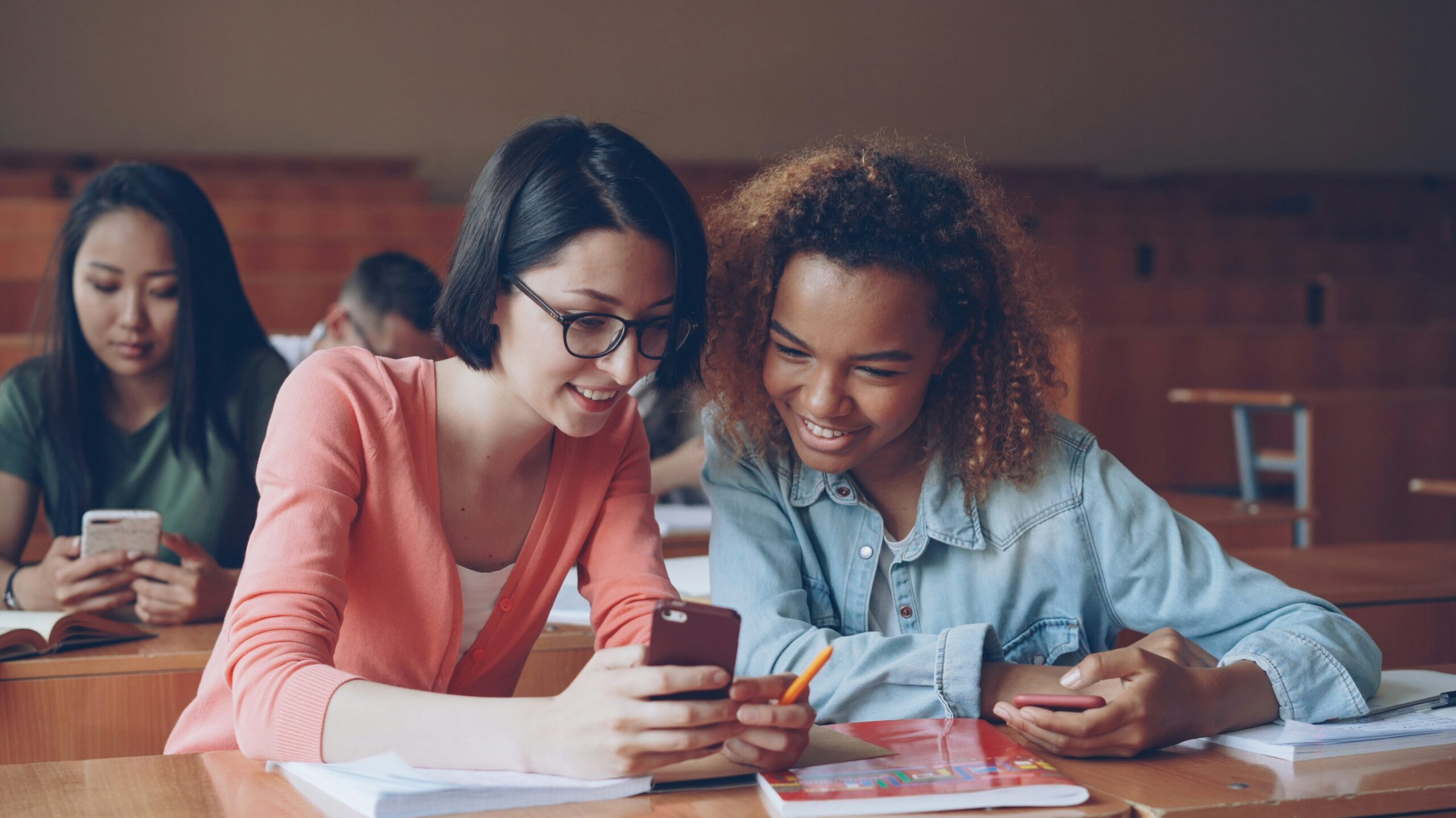 Expert reaction to a proposed mobile phone ban in secondary schools