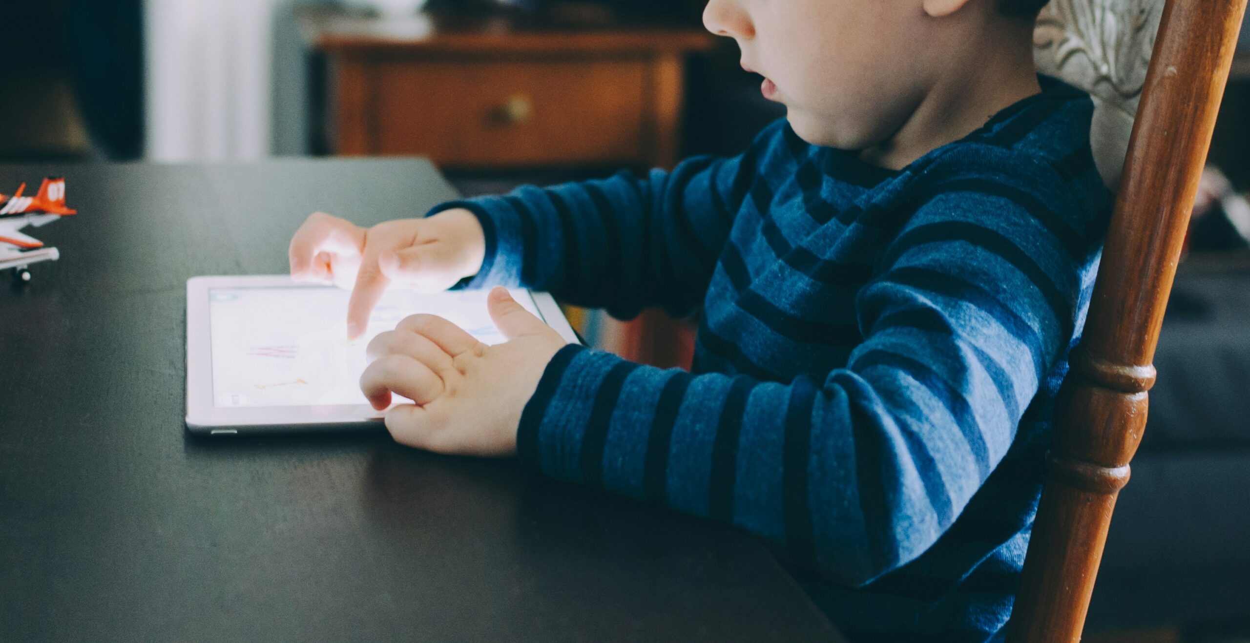 EU report calls for social media age limit and online safety measures — Expert Reaction
